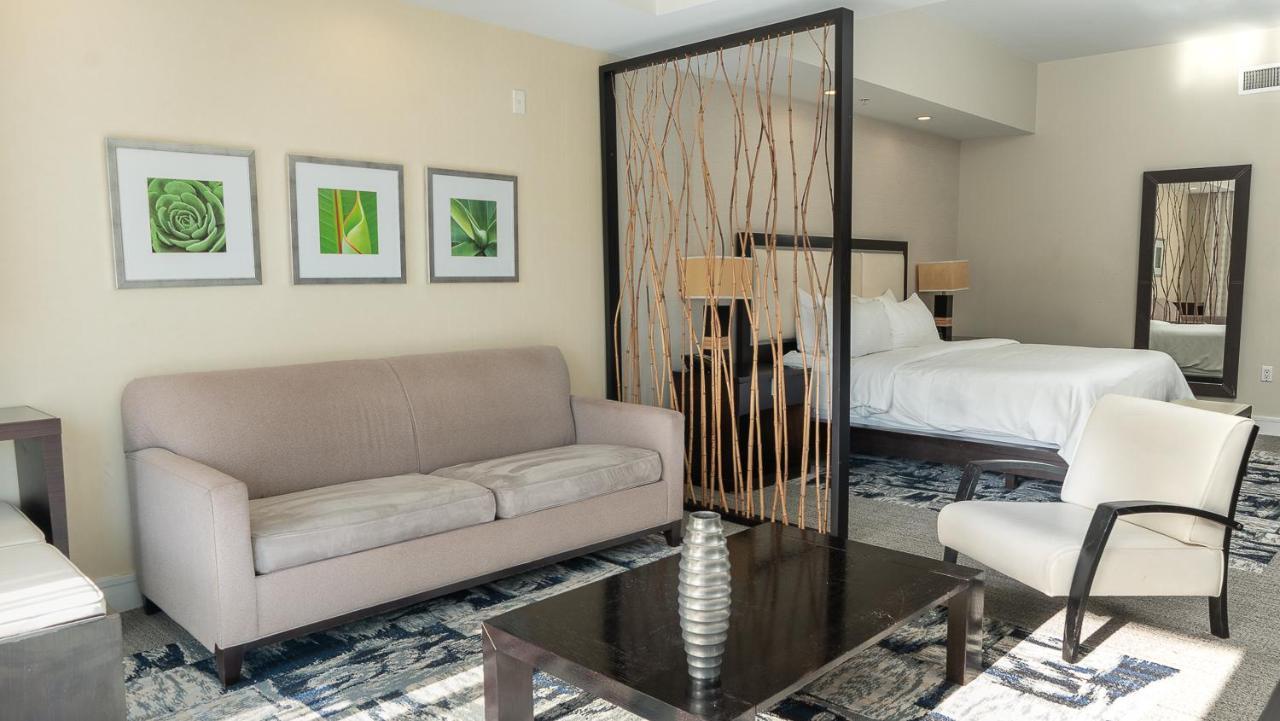 Апарт отель Modern Private Studio - King Bed, Jacuzzi, Balcony And Pool Майами Экстерьер фото
