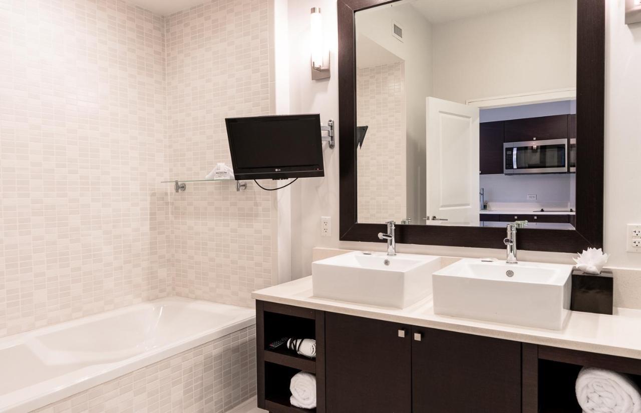 Апарт отель Modern Private Studio - King Bed, Jacuzzi, Balcony And Pool Майами Экстерьер фото